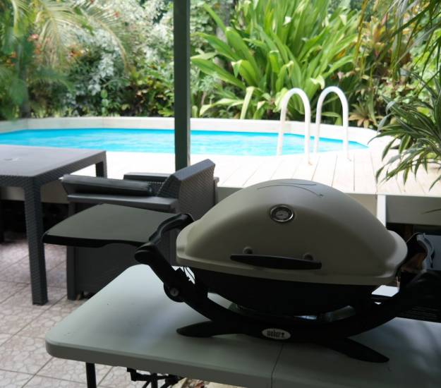 BBQ, Outdoor covered dining, fridge/freezer