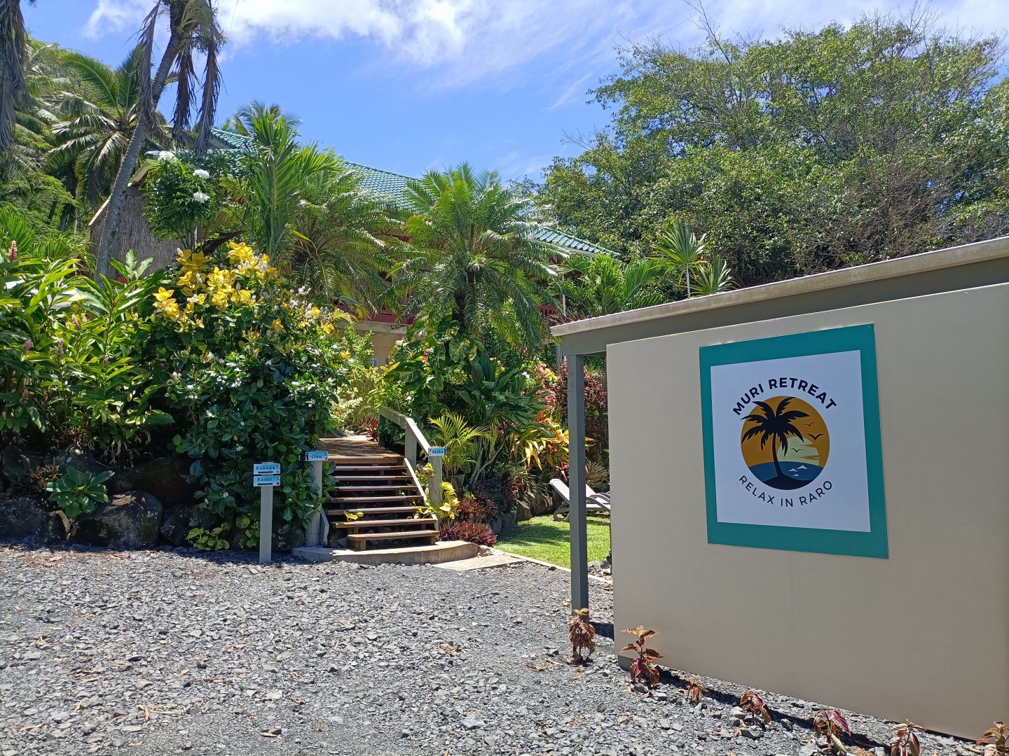 The leafy entrance to Muri Retreat