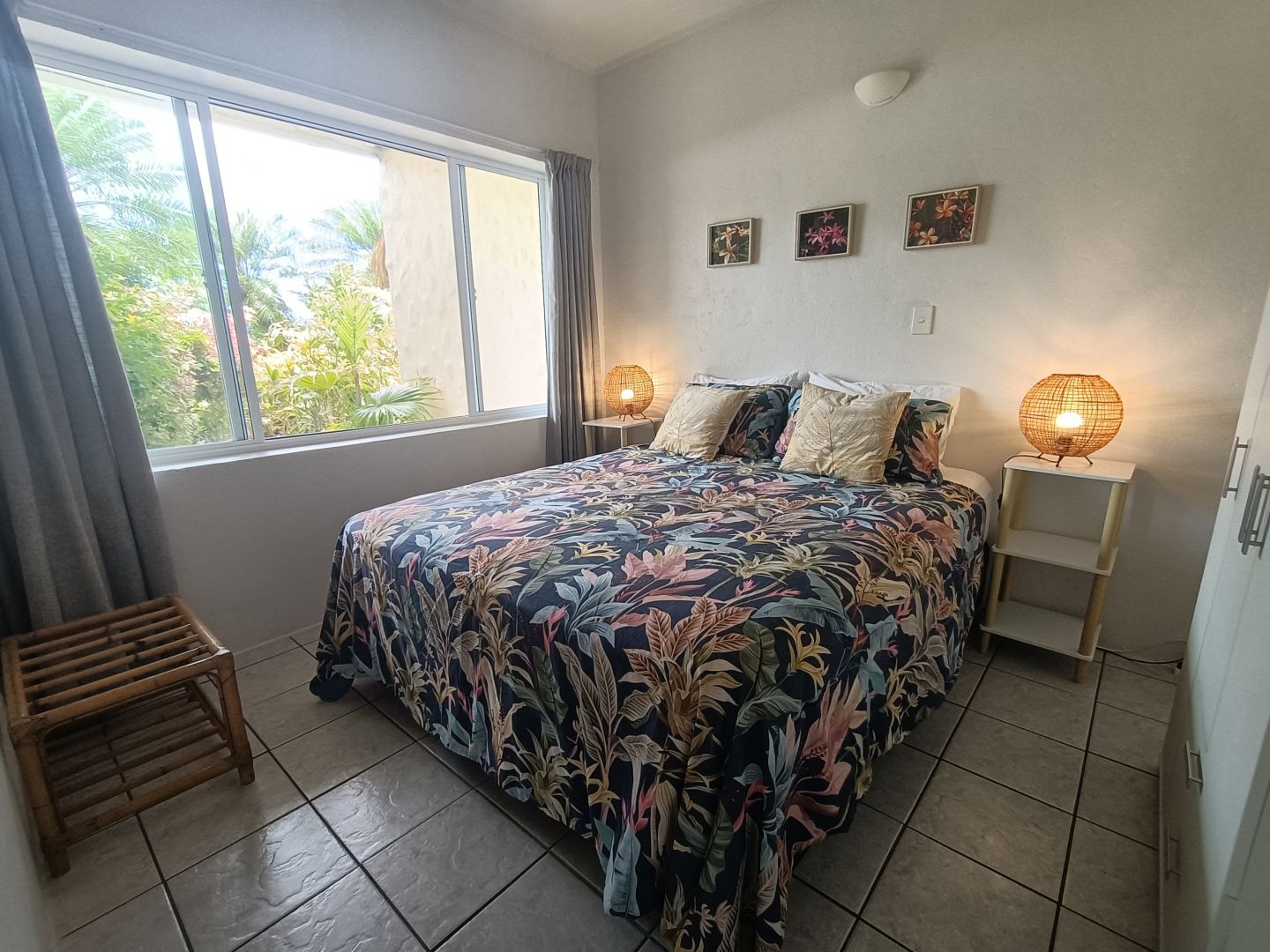 Moko, Spacious Tropical Oasis